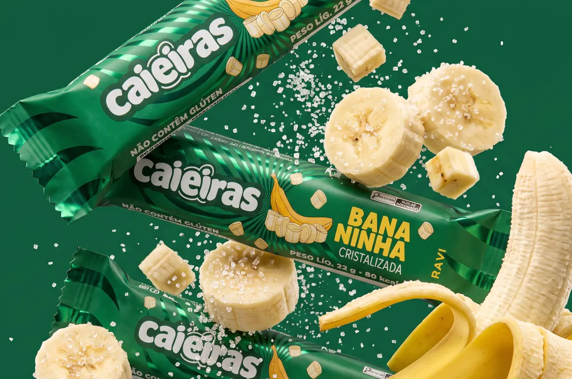 Barras Caieiras de bananinha cristalizada entre bananas fatiadas